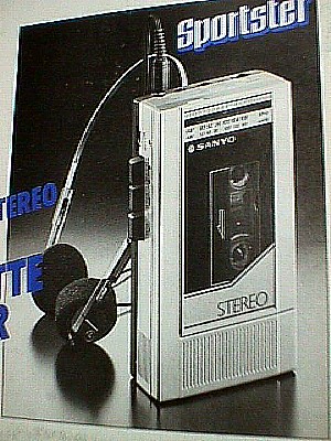 Sanyo M-G27 portable cassette player